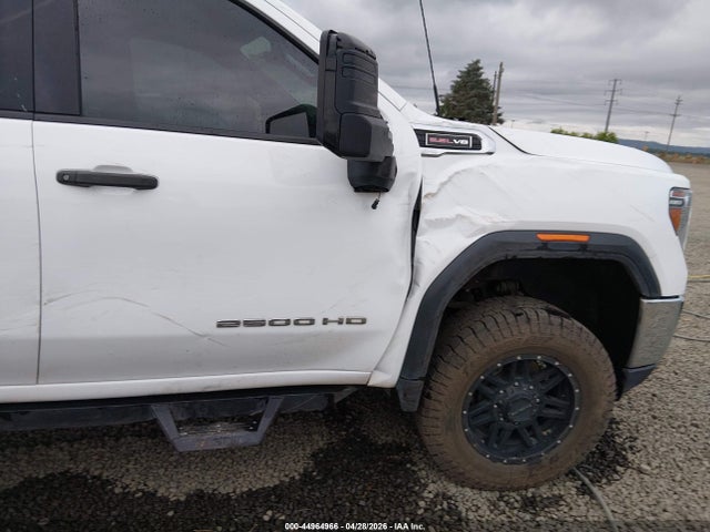 General Motors Sierra 2500HD 4wd  Standard Bed