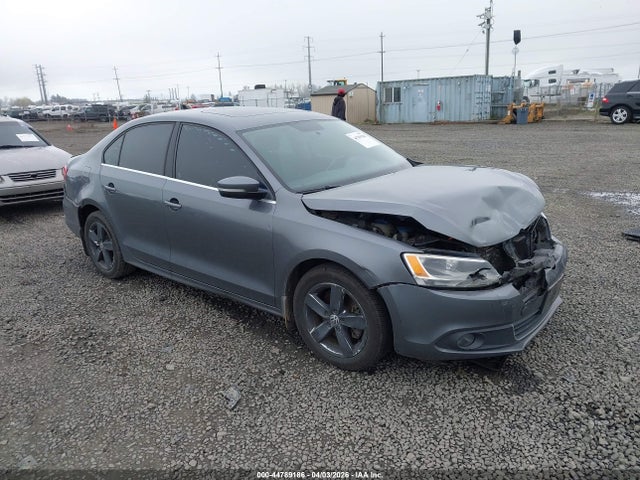 Salvage Volkswagen Jetta Image
