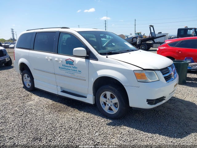 Salvage Dodge Grand Caravan Image