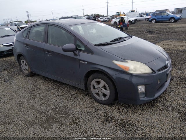 Salvage Toyota Prius Image