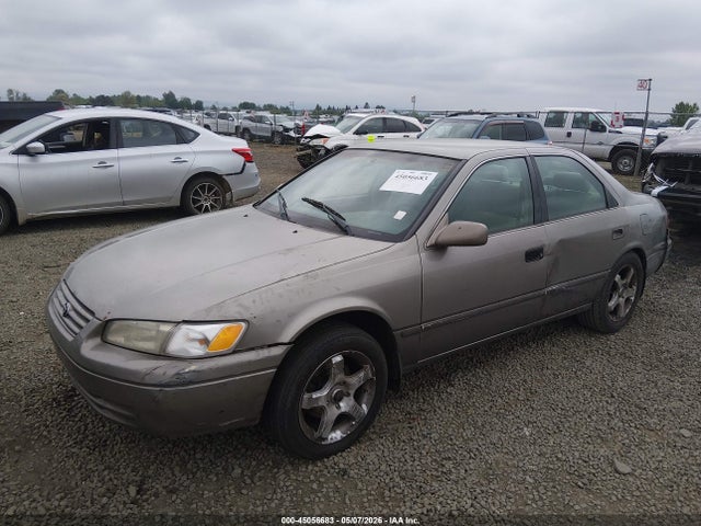 Toyota Camry Le V6
