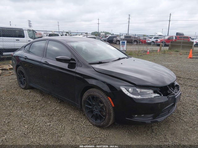 Salvage Chrysler 200 Image