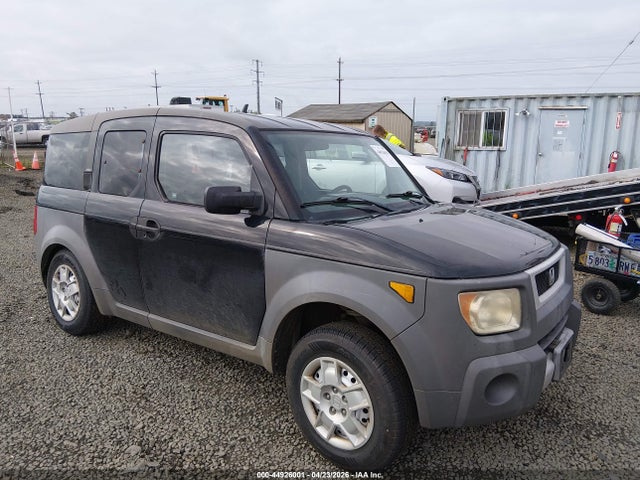 Salvage Honda Element Image
