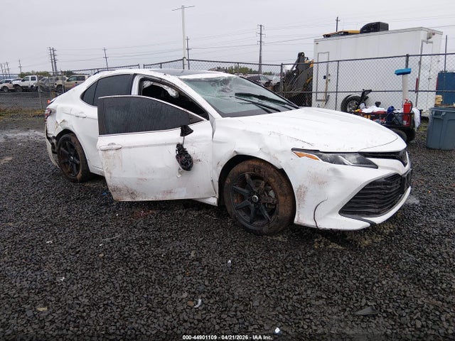 Salvage Toyota Camry Image
