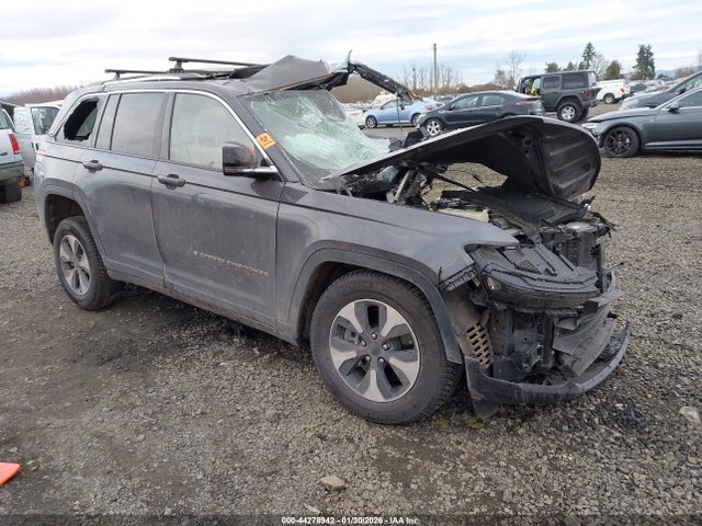 Salvage Jeep Grand Cherokee Image