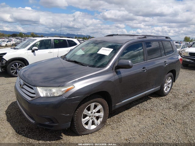 Toyota Highlander Base V6