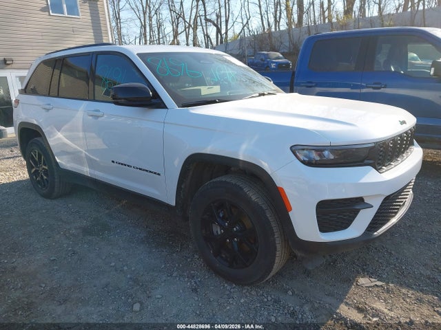 Salvage Jeep Grand Cherokee Image