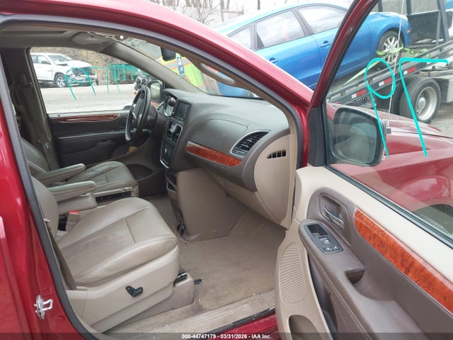 Chrysler Town & Country Touring-l