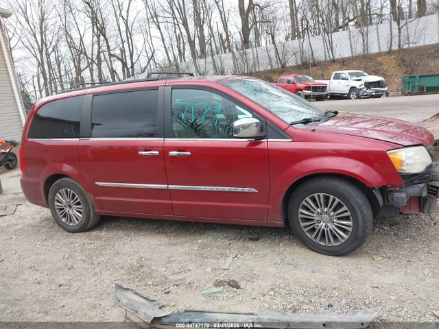 Chrysler Town & Country Touring-l