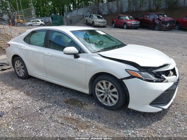 Salvage Toyota Camry Image