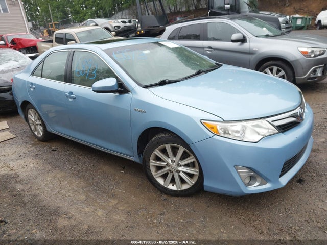 Salvage Toyota Camry Image