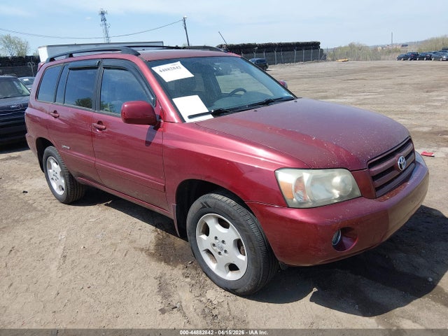 Salvage Toyota Highlander Image