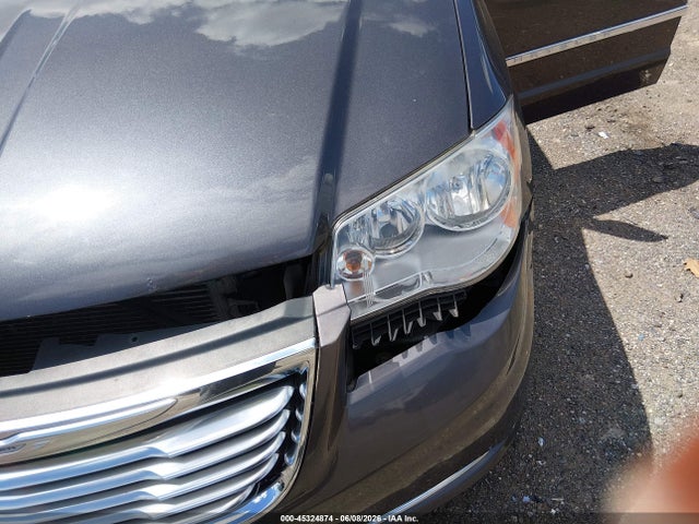 Chrysler Town & Country Touring