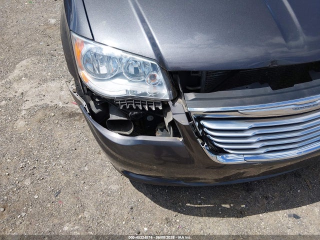 Chrysler Town & Country Touring
