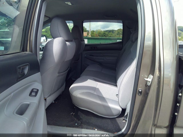 Toyota Tacoma Base V6