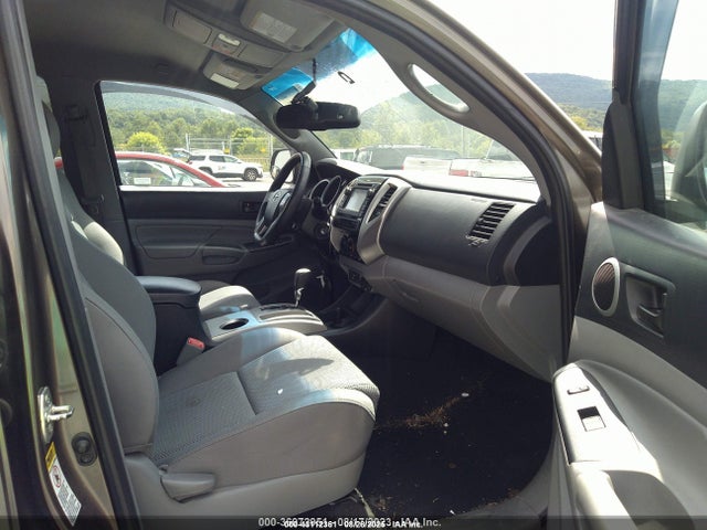 Toyota Tacoma Base V6