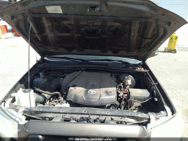Toyota Tacoma Base V6