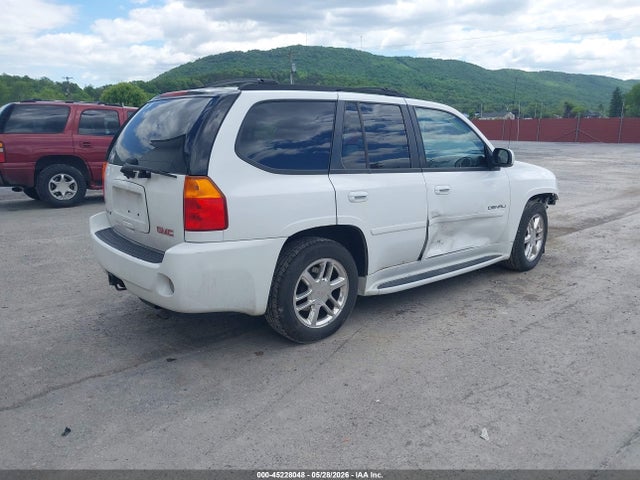 GMC Envoy Denali