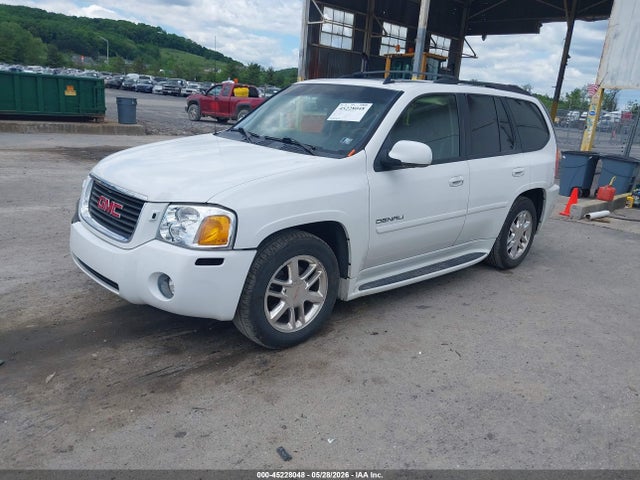 GMC Envoy Denali