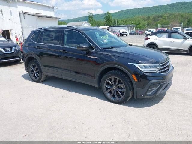 Salvage Volkswagen Tiguan Image