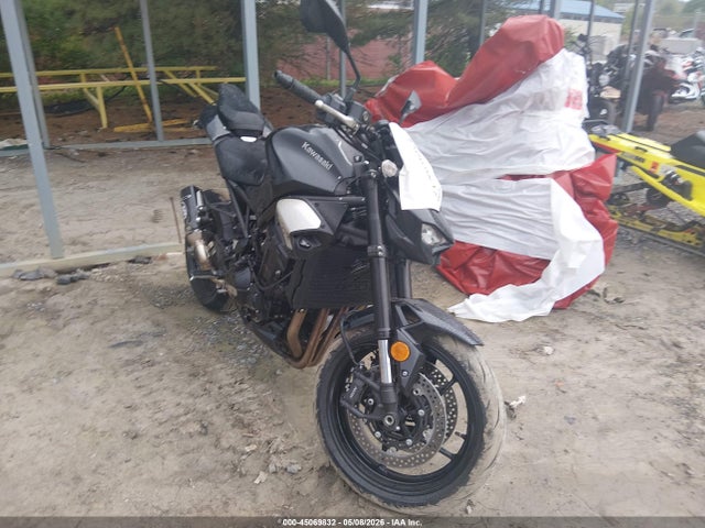 Salvage Kawasaki Zr900 Image