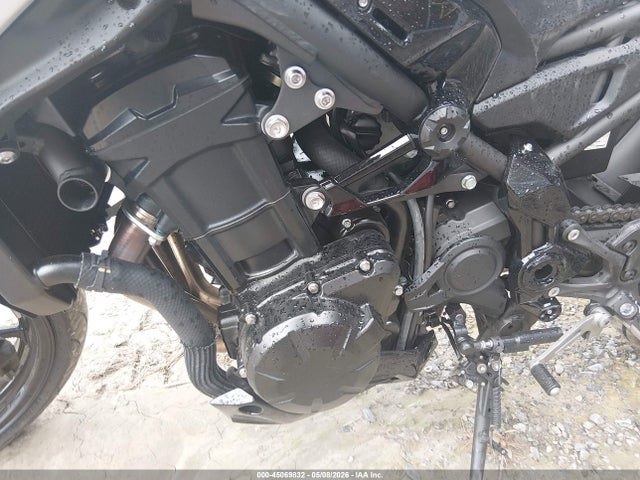 Kawasaki Zr900 S