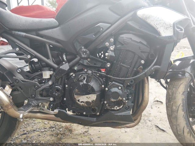 Kawasaki Zr900 S