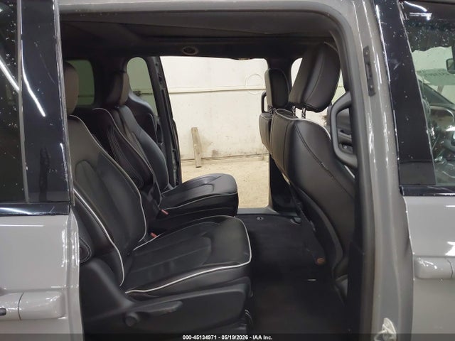 Chrysler Pacifica Limited