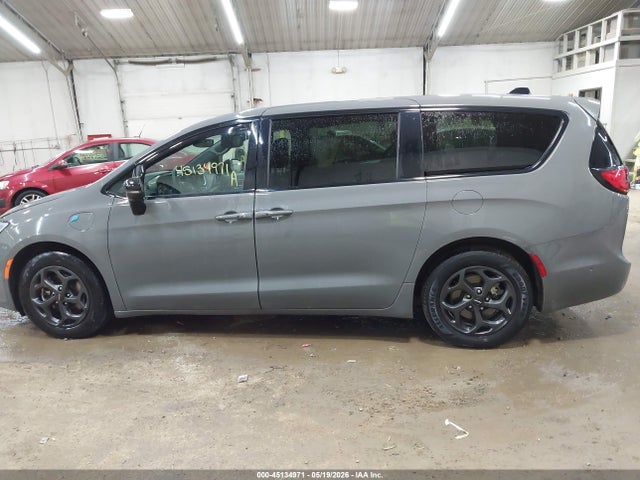 Chrysler Pacifica Limited