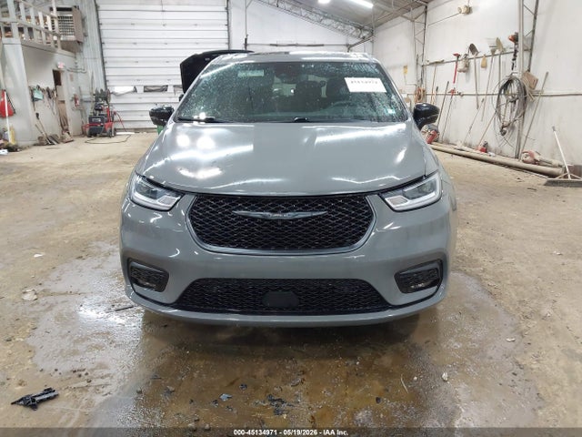Chrysler Pacifica Limited