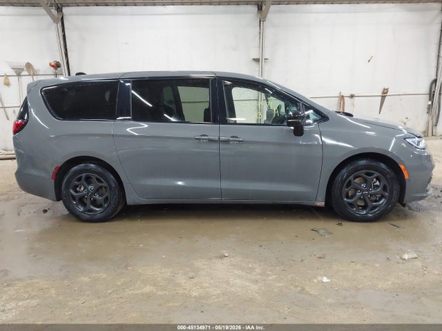 Chrysler Pacifica Limited