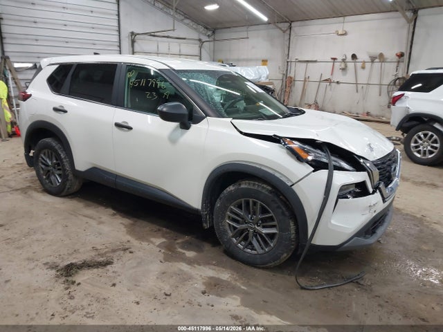 Salvage Nissan Rogue Image