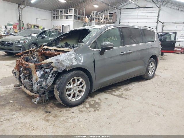 Chrysler Pacifica Touring L