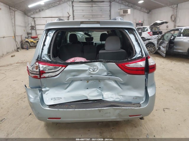 Toyota Sienna Le 8 Passenger