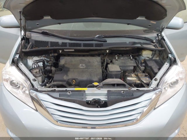 Toyota Sienna Le 8 Passenger
