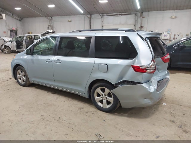 Toyota Sienna Le 8 Passenger