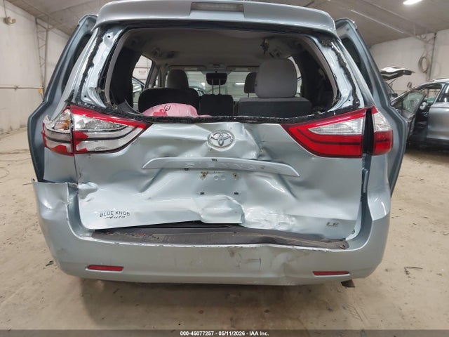 Toyota Sienna Le 8 Passenger