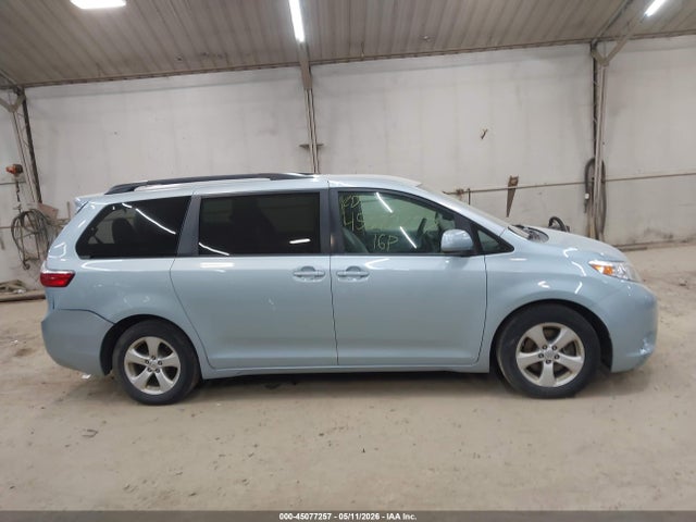Toyota Sienna Le 8 Passenger
