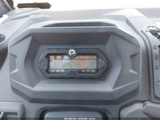 Can-Am Defender Hd8