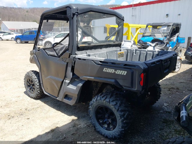 Can-Am Defender Hd8