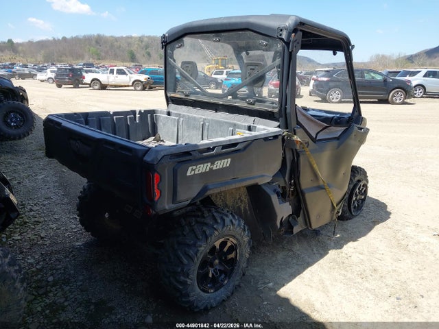 Can-Am Defender Hd8