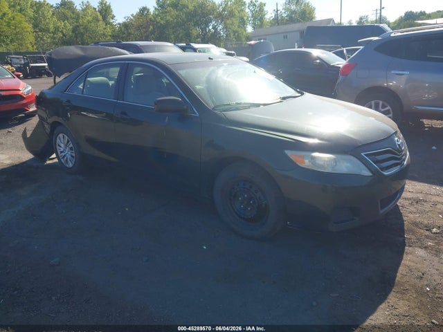 Salvage Toyota Camry Image