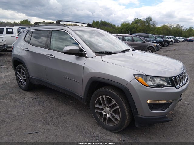 Salvage Jeep Compass Image