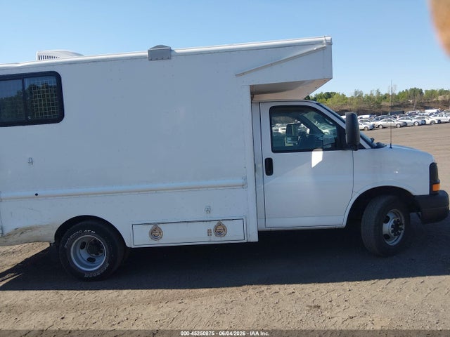 General Motors Savana Cutaway Work Van