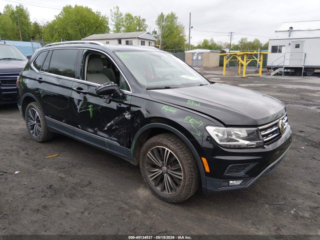 Salvage Volkswagen Tiguan Image