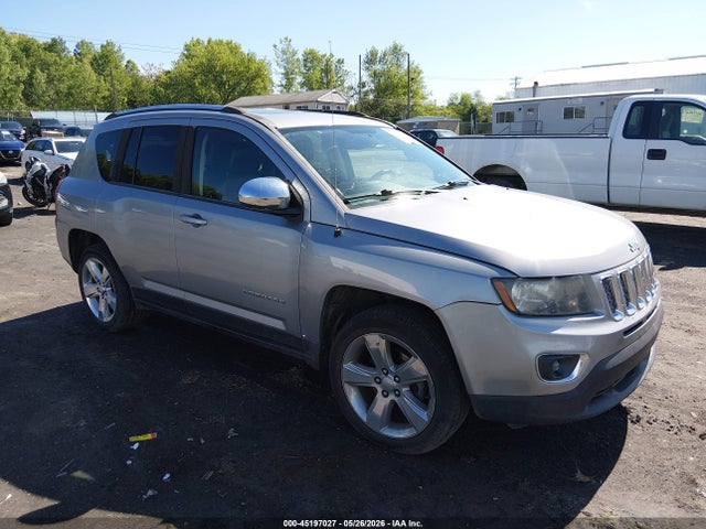 Salvage Jeep Compass Image