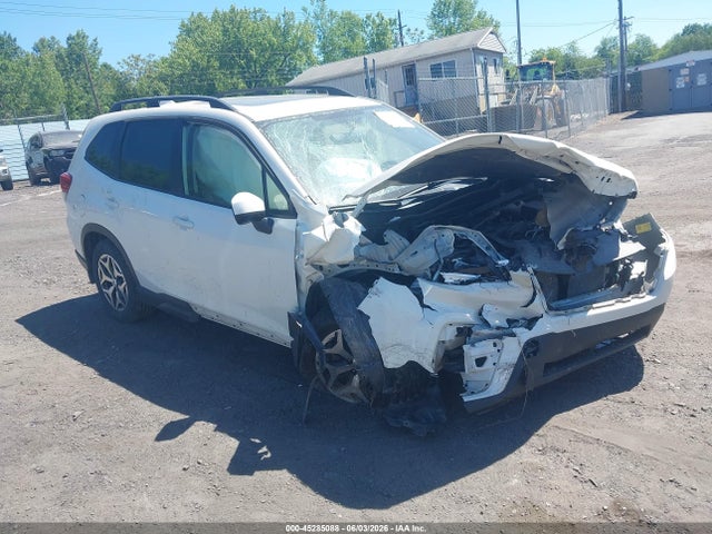 Salvage Subaru Forester Image