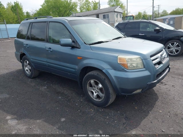 Salvage Honda Pilot Image