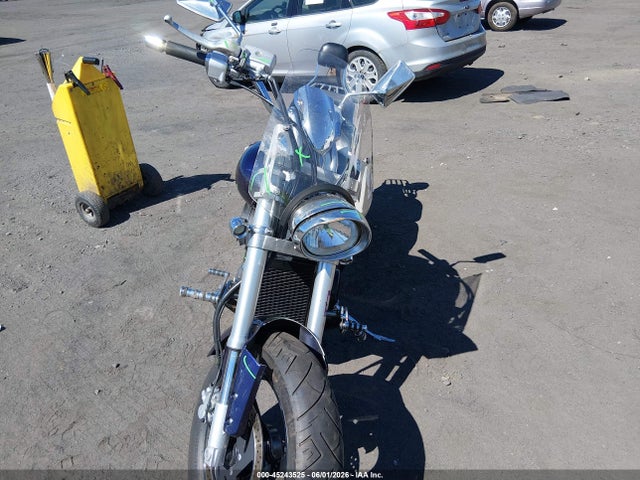 Suzuki Vz800
