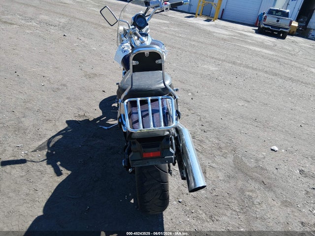 Suzuki Vz800
